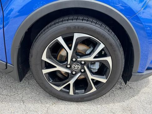 Used 2020 Toyota C-HR XLE FWD image 18