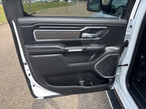 Used 2023 RAM 1500 Laramie AWD/4WD image 4