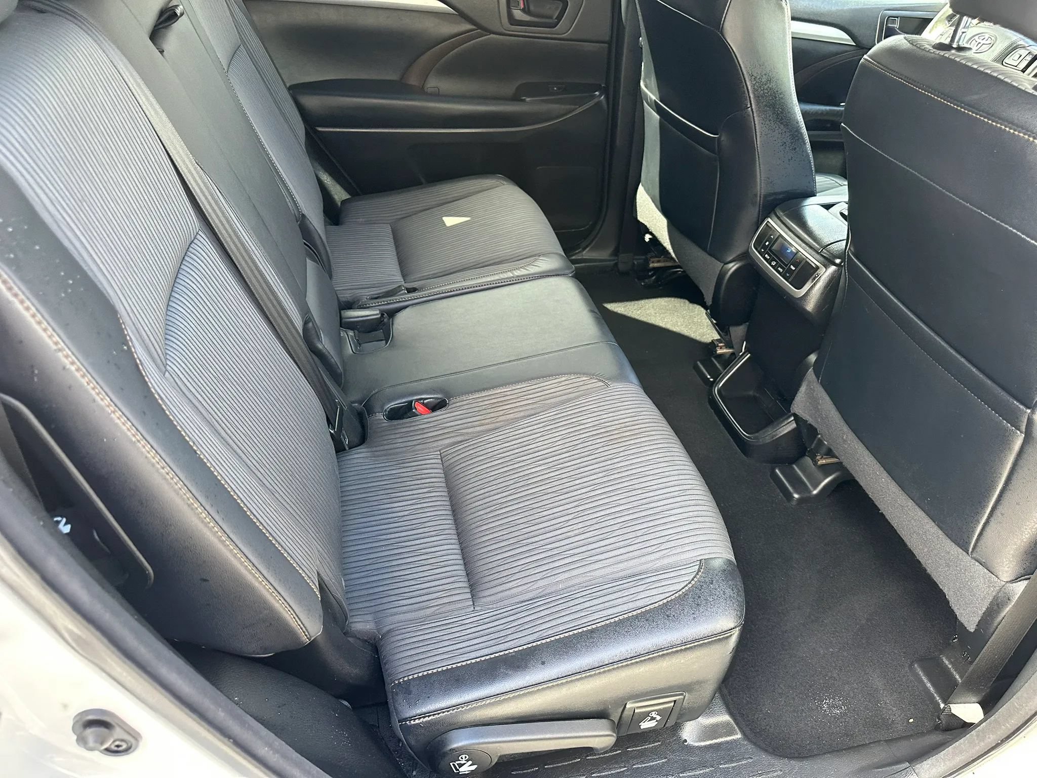 Used 2015 Toyota Highlander Plus AWD/4WD image 13