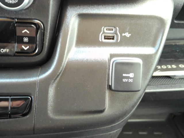 Used 2025 RAM ProMaster 3500 FWD image 38