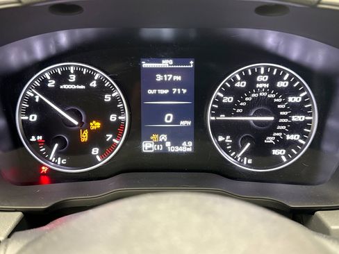Used 2024 Subaru Crosstrek 2.0i Premium AWD/4WD image 9
