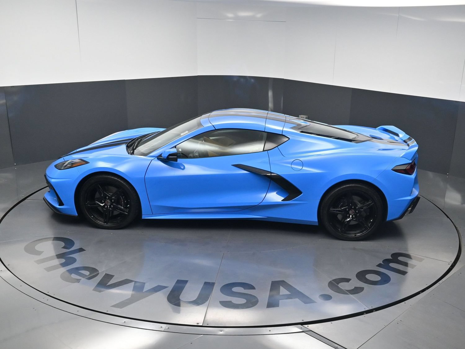 Used 2024 Chevrolet Corvette Stingray Preferred Cpe w/ Z51 Performance Package RWD image 28