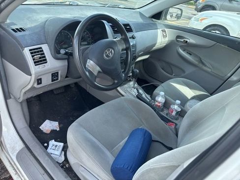 Used 2011 Toyota Corolla LE image 16