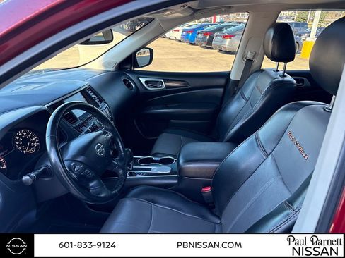 Used 2020 Nissan Pathfinder SL image 25