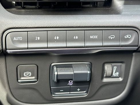 Certified 2024 Cadillac Escalade Sport w/ LPO, ONYX Package image 42