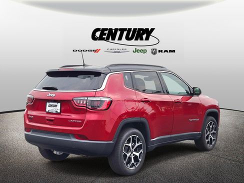 Used 2025 Jeep Compass Limited AWD/4WD image 4