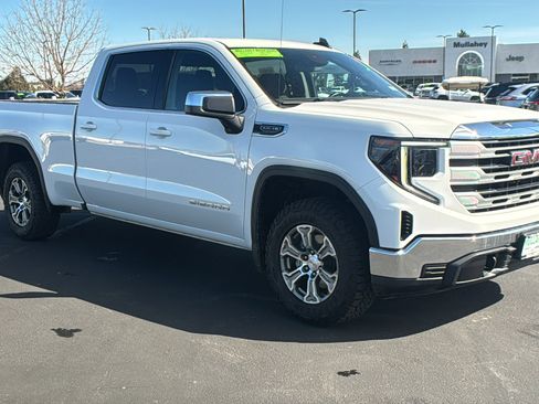 Used 2023 GMC Sierra 1500 SLE image 1