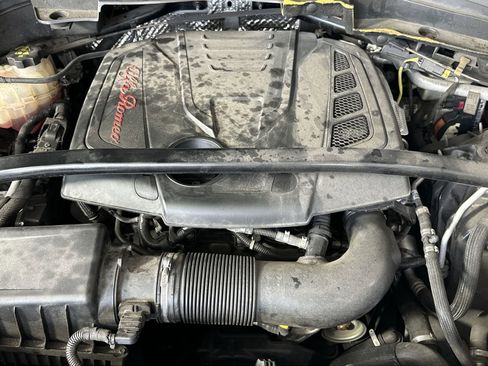 Used 2019 Alfa Romeo Stelvio AWD image 28