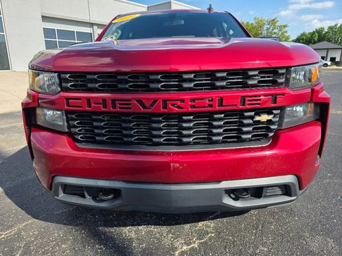 Used 2020 Chevrolet Silverado 1500 Custom w/ Custom Value Package AWD/4WD image 3