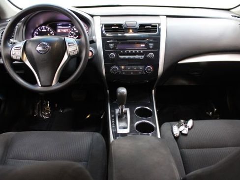 Used 2014 Nissan Altima 2.5 S image 2