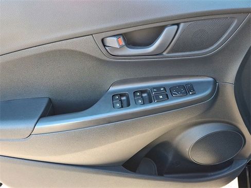 Used 2019 Hyundai Kona SEL image 11