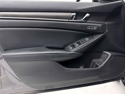 Used 2018 Honda Accord EX-L image 25