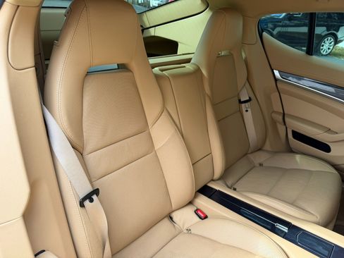 Used 2011 Porsche Panamera image 40