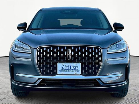 Used 2025 Lincoln Corsair Reserve image 3