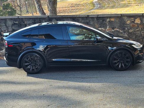 Used 2022 Tesla Model X Plaid image 10