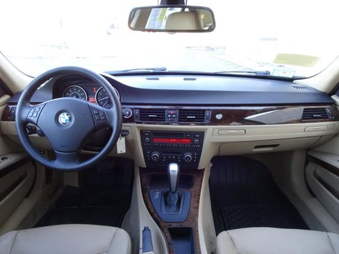 Used 2011 BMW 328i xDrive Sedan image 16