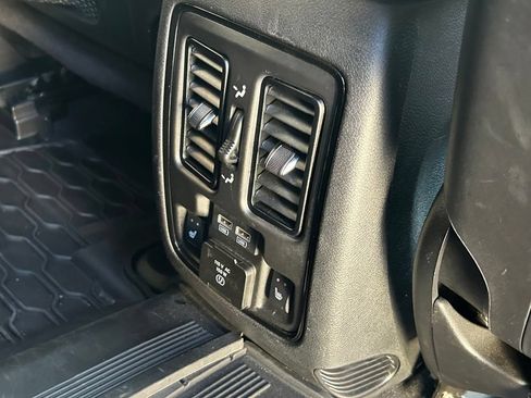 Used 2023 Dodge Durango GT RWD image 36