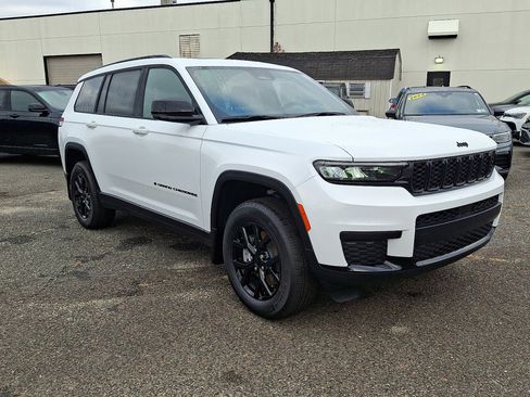 New 2025 Jeep Grand Cherokee L Altitude AWD/4WD image 3