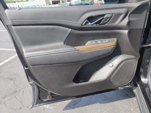 Used 2023 GMC Acadia SLE w/ Driver Convenience Package image 31