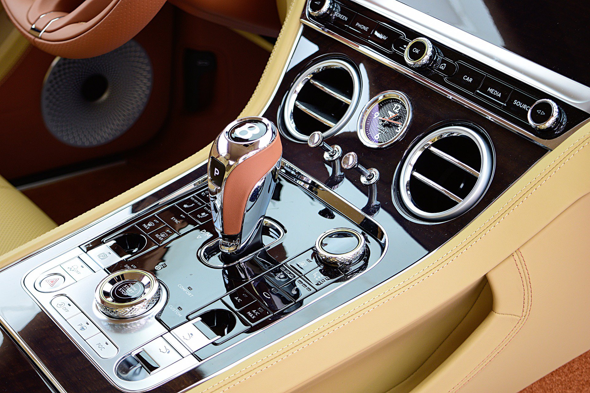Used 2024 Bentley Continental GT AWD/4WD image 29