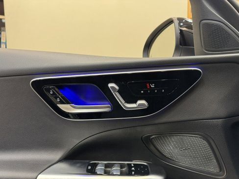 Used 2025 Mercedes-Benz C 300 4MATIC Sedan image 21