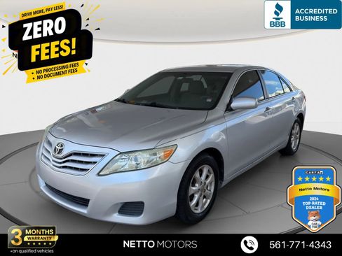Used 2011 Toyota Camry LE w/ LE Extra-Value Pkg FWD image 1