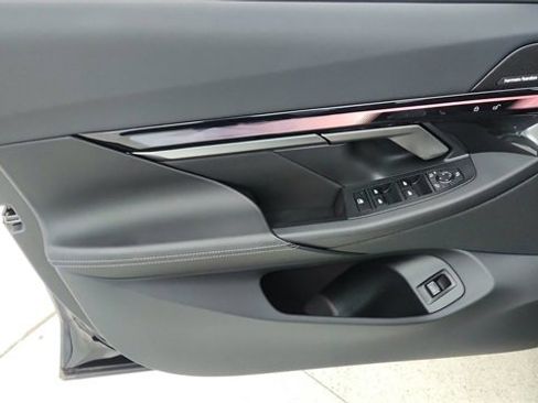 Used 2025 BMW 540i xDrive image 35