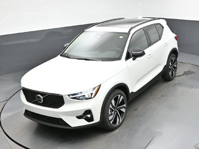 New 2026 Volvo XC40 B5 Plus w/ Climate Package AWD/4WD image 44
