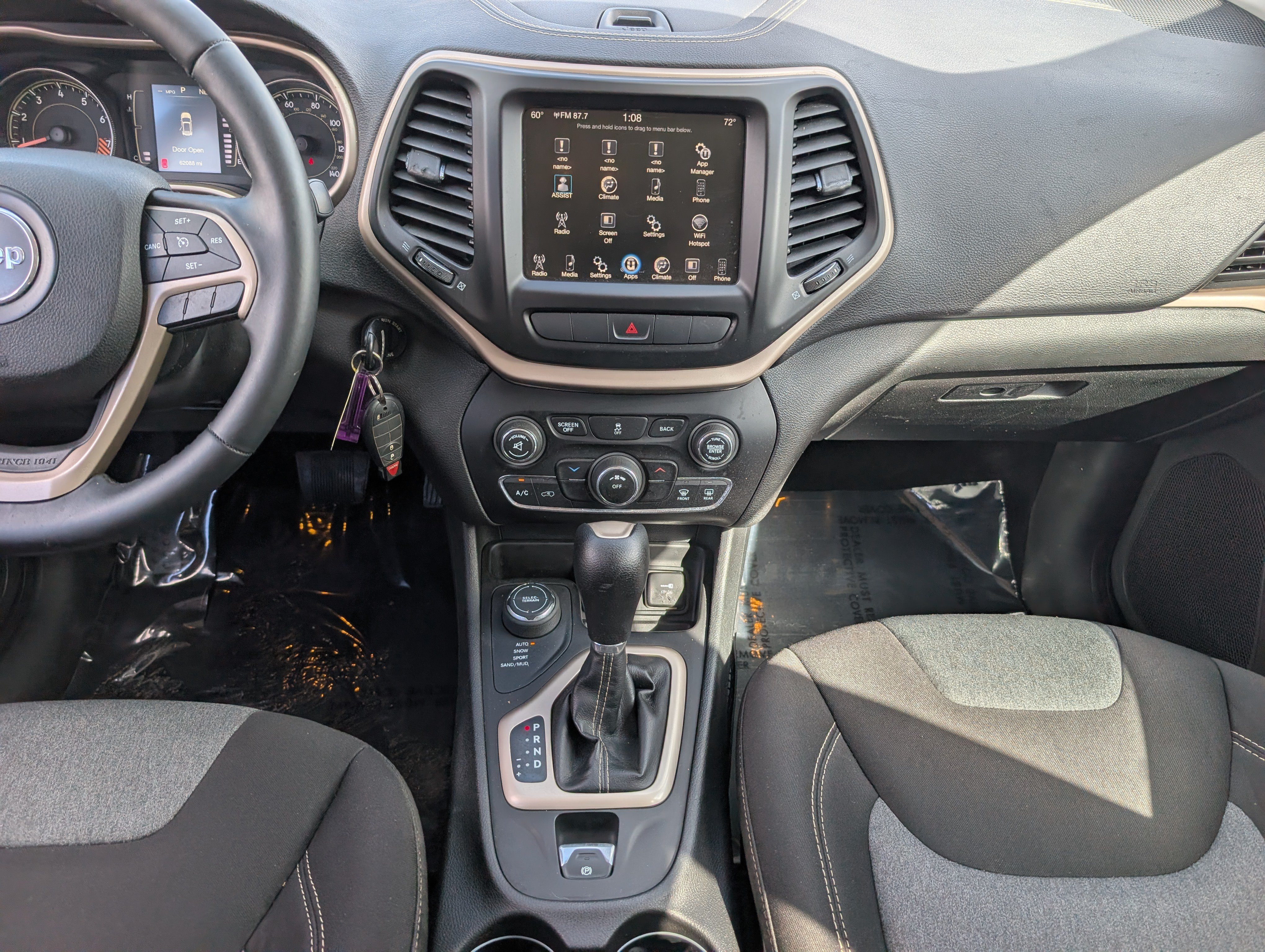 Used 2014 Jeep Cherokee Latitude AWD/4WD image 18