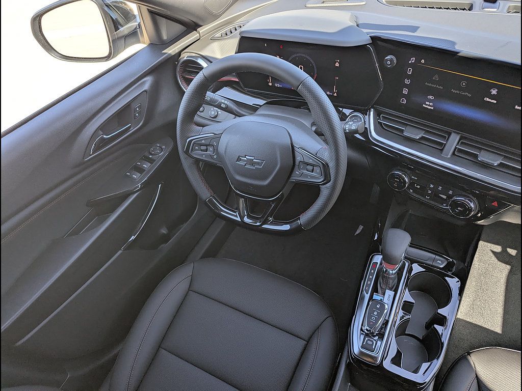 New 2026 Chevrolet Trax RS w/ Sunroof Package FWD image 18