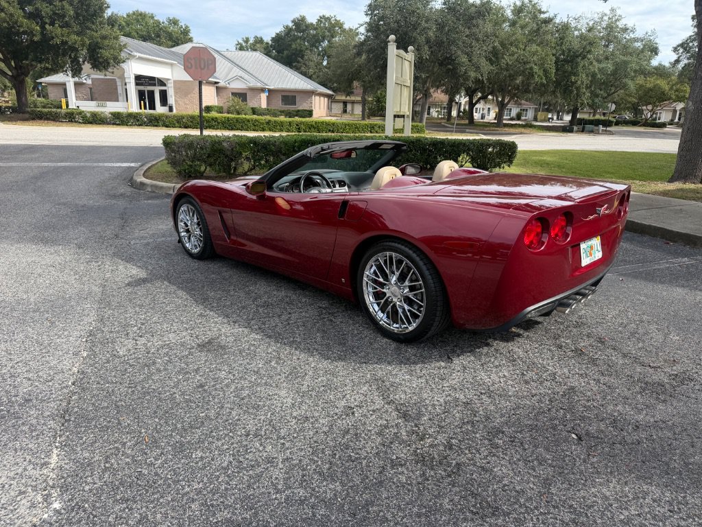 Used 2006 Chevrolet Corvette Convertible w/ Preferred Equipment Group RWD image 11