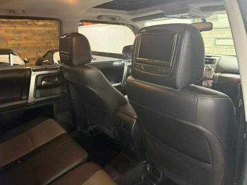 Used 2018 Toyota 4Runner SR5 Premium AWD/4WD image 31