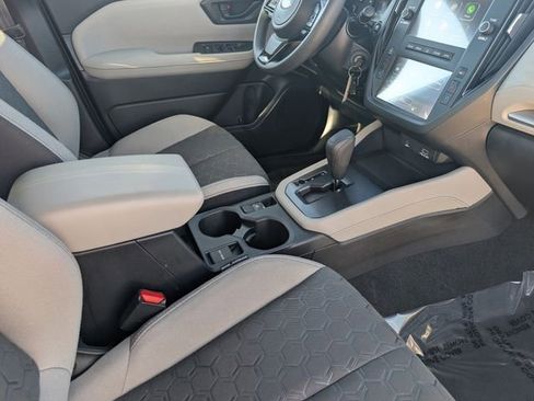 Used 2025 Subaru Forester image 19