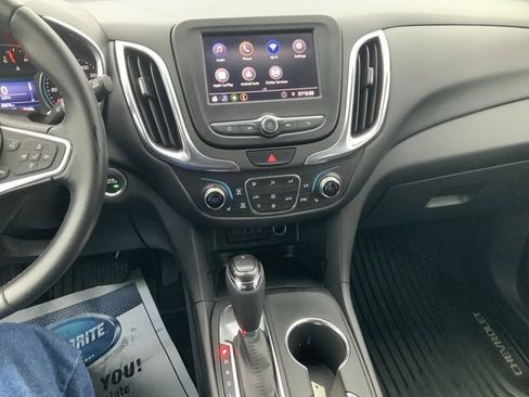 Used 2020 Chevrolet Equinox LT w/ Driver Convenience Package image 22