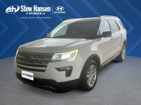 Used 2018 Ford Explorer XLT w/ Equipment Group 202A image 1