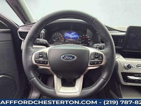 Used 2024 Ford Explorer XLT w/ Equipment Group 202A AWD/4WD image 21