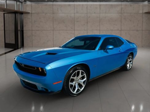 Used 2015 Dodge Challenger R/T Plus RWD image 9