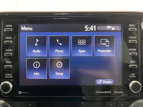 Used 2020 Toyota Highlander XLE AWD/4WD image 12