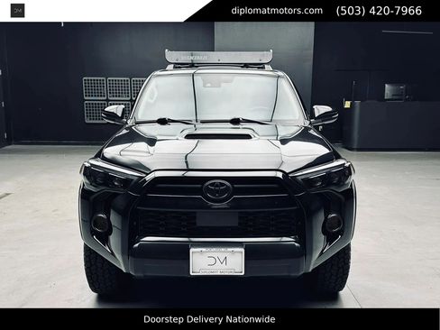 Used 2020 Toyota 4Runner Venture w/ Moonroof Package AWD/4WD image 11