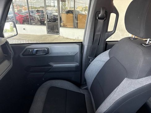 Used 2023 Ford Bronco 4-Door AWD/4WD image 23