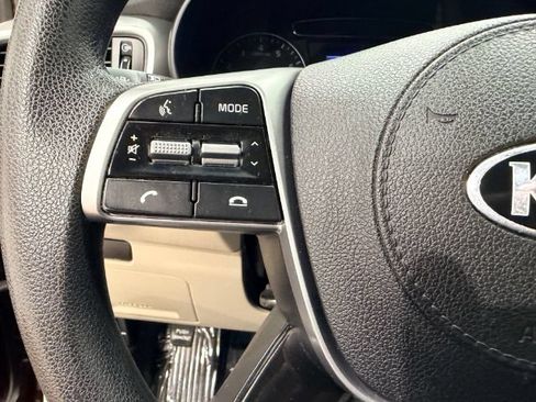 Used 2019 Kia Sorento AWD V6 image 20