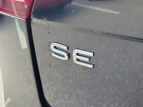 Certified 2024 Volkswagen Tiguan SE AWD/4WD image 6