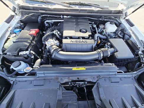 Used 2025 Nissan Frontier PRO-4X w/ Pro Convenience Package image 18
