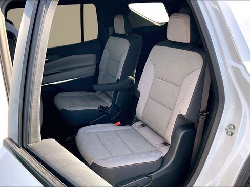 Used 2024 Chevrolet Traverse LT w/ LPO, Floor Liner Package image 27