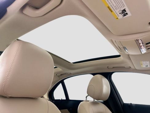 Used 2017 Mercedes-Benz C 300 4MATIC Sedan image 17