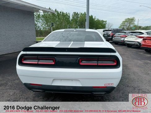 Used 2016 Dodge Challenger SXT w/ Blacktop Package RWD image 4
