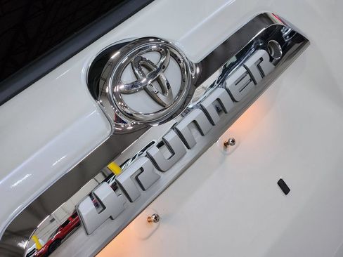 Used 2013 Toyota 4Runner SR5 RWD image 25