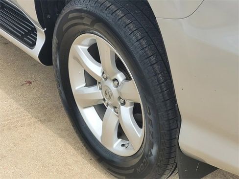 Used 2017 Lexus GX 460 image 7