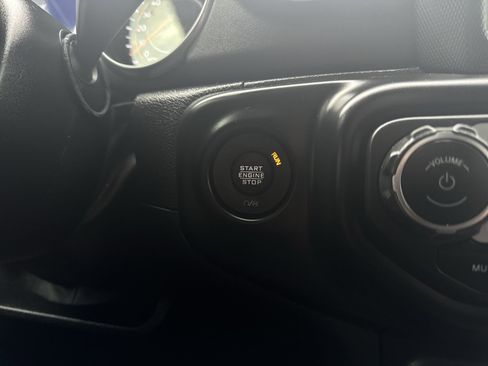 Used 2021 Jeep Wrangler Unlimited Sahara image 17