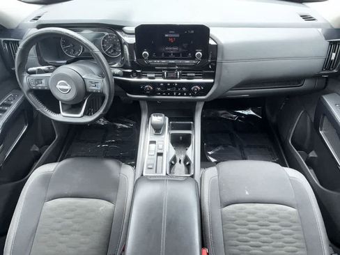 Used 2025 Nissan Pathfinder SV FWD image 24